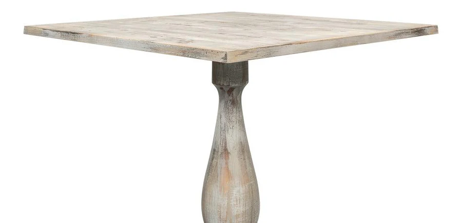 talent design, kestane eskitme masa, kare yemek masası, masif kestane masa, rustik kare masa, doğal ahşap masa, el yapımı masa, eskitme yüzeyli masa, bohem tarz masa, vintage ahşap masa, iç mekan yemek masası, modern rustik masa, kompakt ahşap masa, küçük alanlar için masa, dekoratif kare masa, sürdürülebilir mobilya tasarımı, oturma alanı için doğal masa