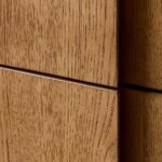 talent design, lunor şifonyer, masif meşe şifonyer, fırçalı meşe mobilya, kare form şifonyer, çekmeceli şifonyer, rustik ahşap şifonyer, modern country şifonyer, minimal tasarım şifonyer, doğal dokulu şifonyer, sade çizgili şifonyer, kompakt depolama ünitesi, iç mekan şık depolama çözümü, doğal ahşap komodin, meşe ağacı şifonyer, kare hatlı mobilya tasarımı, bohem tarz mobilya, fonksiyonel şifonyer modeli