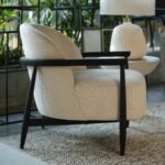 talent design, mella koltuk, siyah lake koltuk, iskelet ahşap koltuk, boucle döşemeli koltuk, iskandinav tarz koltuk, modern iç mekân koltuğu, zarif detaylı koltuk, minimal tasarım koltuk, meşe ahşap koltuk, konforlu oturma koltuğu, salon koltuk önerisi, doğal dokulu koltuk, iç mimari uyumlu koltuk, şık ve sade koltuk modeli