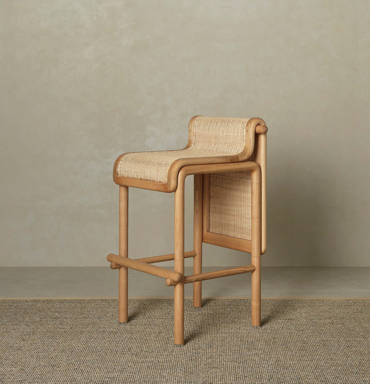 talent design, milen bar sandalyesi, hasır rattan bar sandalyesi, meşe iskeletli sandalye, doğal ahşap bar sandalyesi, el yapımı bar sandalyesi, bohem tarz sandalye, rustik modern bar sandalyesi, iç mekan bar sandalyesi, minimal tasarım sandalye, sürdürülebilir mobilya, bar masası için yüksek sandalye, doğal malzemeli sandalye, zarif ve sade bar sandalyesi, dekoratif rattan sandalye, mutfak adası sandalyesi