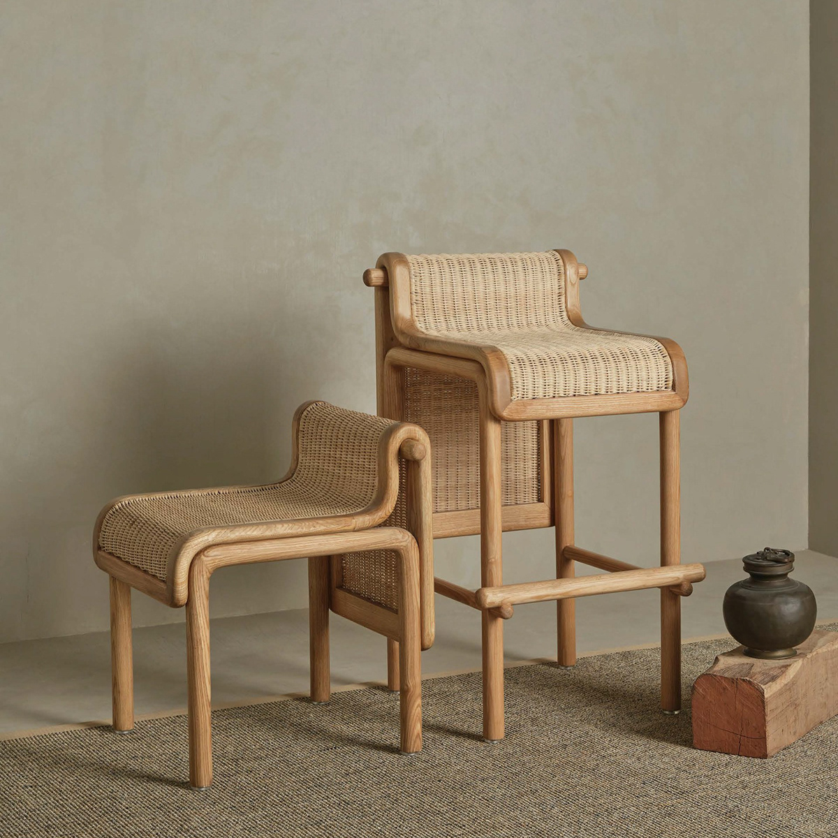 talent design, milen bar sandalyesi, hasır rattan bar sandalyesi, meşe iskeletli sandalye, doğal ahşap bar sandalyesi, el yapımı bar sandalyesi, bohem tarz sandalye, rustik modern bar sandalyesi, iç mekan bar sandalyesi, minimal tasarım sandalye, sürdürülebilir mobilya, bar masası için yüksek sandalye, doğal malzemeli sandalye, zarif ve sade bar sandalyesi, dekoratif rattan sandalye, mutfak adası sandalyesi