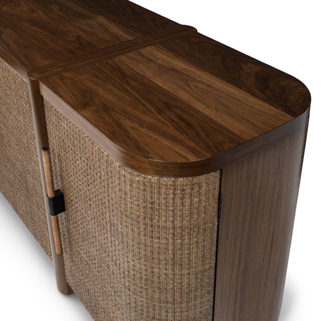 hasır rattan büfe, bombeli kapaklı büfe, modern bohem büfe tasarımı, minimal çizgili büfe, doğal rattan dokulu dolap, iç mekân için dekoratif büfe, organik formlu kapaklı büfe, salon için modern büfe, el yapımı büfe mobilyası, ceviz detaylı büfe, özel üretim tasarım büfe, özel ölçü büfe dolap, sipariş mobilya üretimi, ısmarlama büfe modeli, Talent Design büfe, çağdaş rattan büfe, kıvrımlı kapak detaylı büfe, tasarım mobilya önerisi