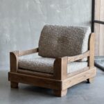 talent design, nola koltuk, antik ceviz koltuk, eski meşe ahşap koltuk, boucle kumaş koltuk, rustik tekli koltuk, minimalist ahşap koltuk, skandinav stil koltuk, el işçiliği masif koltuk, doğal ahşap detaylı koltuk, kalın minderli rahat koltuk, iç mekân bohem koltuk, modern rustik oturma alanı, retro esintili tasarım koltuk, dayanıklı konforlu koltuk