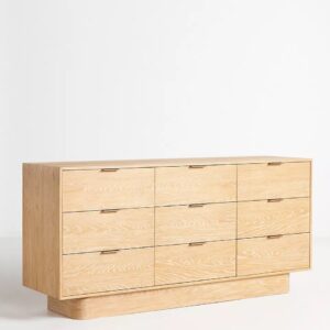 talent design, rila şifonyer, beyaz meşe şifonyer, yuvarlak hatlı baza, masif ceviz şifonyer, 9 çekmeceli şifonyer, minimal depolama ünitesi, doğal ahşap dokulu şifonyer, modern rustik şifonyer, sade tasarım komodin, yatak odası saklama ünitesi, el işçiliği mobilya, masif şifonyer modeli, iç mekân depolama çözümü, skandinav stil ahşap şifonyer