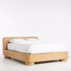 talent design, rila karyola, silindir ayaklı yatak, beyazlatılmış meşe karyola, masif ahşap baza, yuvarlak hatlı başlık, modern doğal yatak, minimal tasarım karyola, rustik modern yatak, sade zarif yatak, masif meşe yatak tasarımı, iç mekân doğal mobilya, el işçiliği yatak, skandinav yatak tasarımı, ahşap detaylı karyola