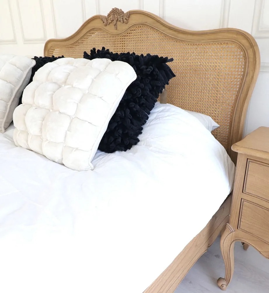 talent design doğal ahşap karyola, talent design furniture Fransız tarz yatak, talent design dumanlı meşe karyola modeli, talent design hasır başlıklı yatak tasarımı, talent design furniture oymalı klasik yatak, talent design şık ve zarif yatak odası mobilyası, talent design vintage detaylı masif karyola, talent design furniture doğal yüzeyli ahşap yatak, talent design patine işlemeli yatak modeli, talent design furniture geleneksel el işçiliği yatak, talent design lüks yatak odası için özel üretim karyola, talent design iç mekan için klasik tarz mobilya, talent design furniture zamansız ahşap karyola tasarımı