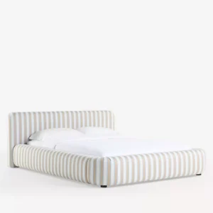 çizgili keten karyola, modern kumaş yatak, renkli çizgili döşeme, alçak yatak modeli, döşemeli yatak tasarımı, yumuşak kenarlı karyola, iç mekan uyumlu modern yatak, sade ama dikkat çekici yatak, kumaş kaplı karyola modeli, estetik çizgili yatak başlığı, konforlu modern yatak, bohem çizgili yatak, yatak odası için dekoratif karyola, pamuklu keten kaplama yatak, retro çizgili döşeme tasarımı, minimal iç mekân yatağı, yumuşak formlu yatak önerisi, Talent Design yatak modeli, Siona koleksiyon karyola, genç odası için modern yatak