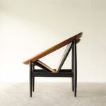 ChatGPT: talent design, tessa koltuk, yuvarlak form koltuk, hasır sırtlı koltuk, rattan sırt detaylı koltuk, masif meşe koltuk, natürel ahşap tasarım, modern rustik koltuk, içbükey sırtlı koltuk, sade minimal çizgiler, el işçiliği ahşap koltuk, doğal doku koltuk, zarif lounge koltuk, iç mekân dekoratif oturma, tasarım berjer koltuk