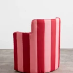 talent design, çizgili döşeme modern koltuk, renk bloklu berjer tasarımı, pembe kırmızı berjer koltuk modeli, yuvarlak hatlı salon koltuğu, iç mekanda renkli dokunuş koltuk, keten kumaş döşemeli tekli koltuk, döner tabanlı rahat koltuk önerisi, çağdaş tasarımda renkli berjer, genç ve enerjik iç mekan mobilyası, modern formda berjer koltuk, farklı kumaş desenli koltuk tasarımı, oturma alanı için dekoratif koltuk seçimi
