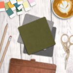 talent design, turuncu kadife love seat koltuk, İngiliz tarzı tekli koltuk, torna ayaklı rahat koltuk, klasik modern karışımı koltuk modeli, geniş oturumlu tek kişilik koltuk, şık ve çarpıcı salon koltuğu, kadife döşemeli lüks koltuk, oturma odası için vintage koltuk, tekerlekli klasik koltuk ayakları, koyu renk duvar uyumlu koltuk tasarımı, iç mekan için konforlu koltuk önerisi, retro görünümlü tekli koltuk