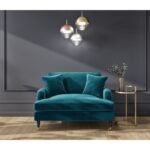 talent design, turuncu kadife love seat koltuk, İngiliz tarzı tekli koltuk, torna ayaklı rahat koltuk, klasik modern karışımı koltuk modeli, geniş oturumlu tek kişilik koltuk, şık ve çarpıcı salon koltuğu, kadife döşemeli lüks koltuk, oturma odası için vintage koltuk, tekerlekli klasik koltuk ayakları, koyu renk duvar uyumlu koltuk tasarımı, iç mekan için konforlu koltuk önerisi, retro görünümlü tekli koltuk