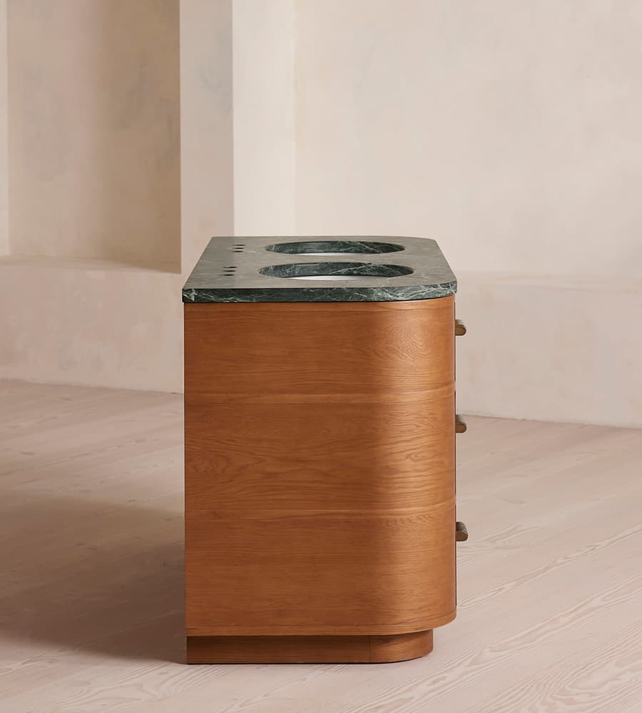 özel üretim banyo dolabı, özel ölçü banyo mobilyası, sipariş mobilya, ısmarlama banyo dolabı, masif meşe banyo dolabı, mermer lavabolu banyo dolabı, çift lavabolu banyo dolabı, coastal banyo mobilyası, minimal chic banyo tasarımı, modern banyo dolabı, yuvarlak hatlı banyo mobilyası, lüks banyo tasarımı, doğal ahşap banyo dolabı, el işçiliği banyo mobilyası, Soho Home banyo mobilyası, Soho House interior, Soho Home tarzı banyo dolabı, Urban Outfitters home banyo mobilyası, Anthropologie home mobilya