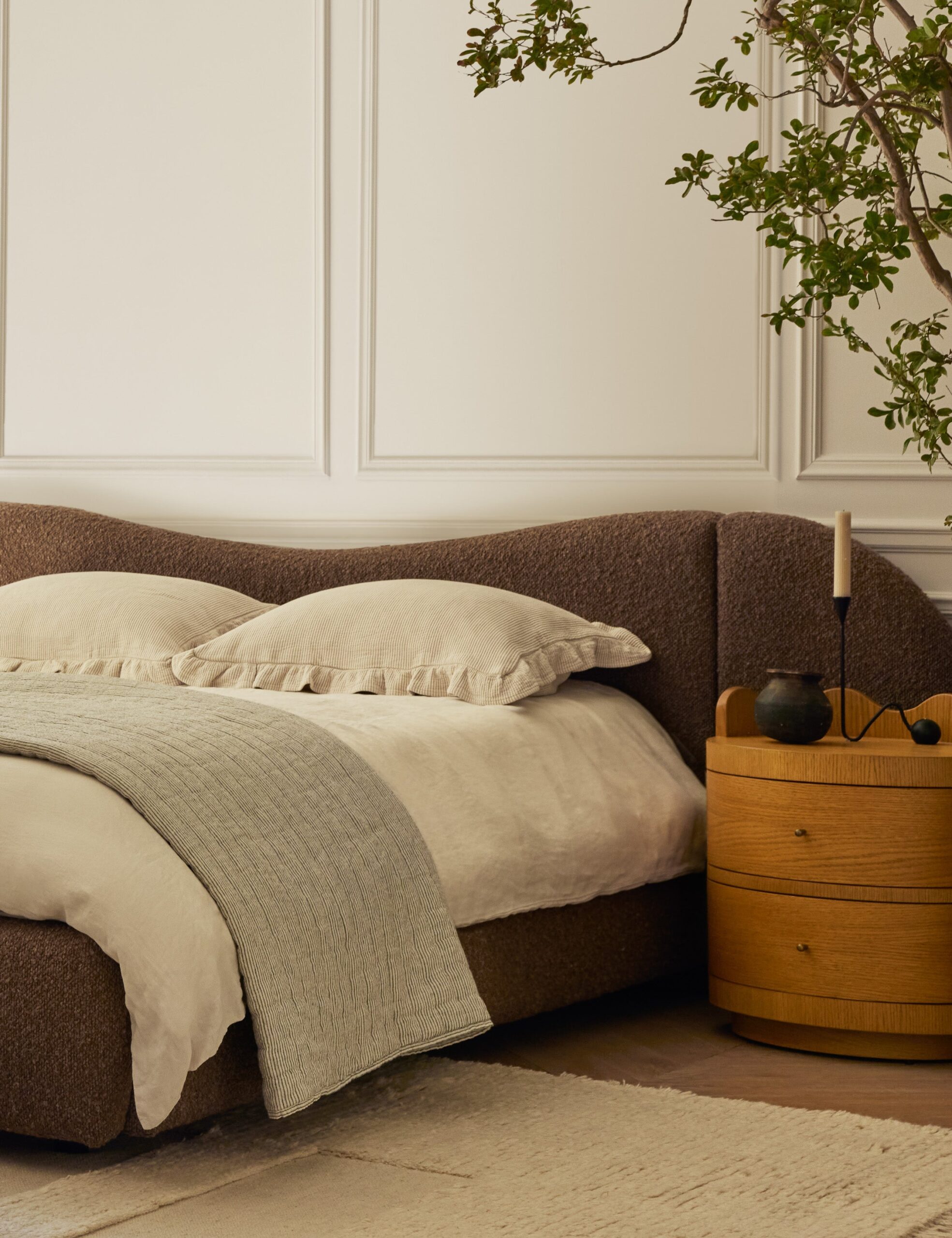 talent design, calven komodin, meşe komodin, yuvarlak komodin, çekmeceli komodin, silindir formlu komodin, dalgalı kenarlı komodin, modern komodin, rustik komodin, tasarım komodin, butik üretim komodin, özel ölçü komodin, ısmarlama komodin, Lulu and Georgia tarzı komodin, Lulu and Georgia benzeri komodin, Anthropologie furniture tarzı komodin, Urban Outfitters tarzı komodin, yüksek kaliteli ahşap komodin, çağdaş tasarım komodin, iç mekan tasarım komodin, dekoratif komodin, lüks komodin, modern şıklık komodin