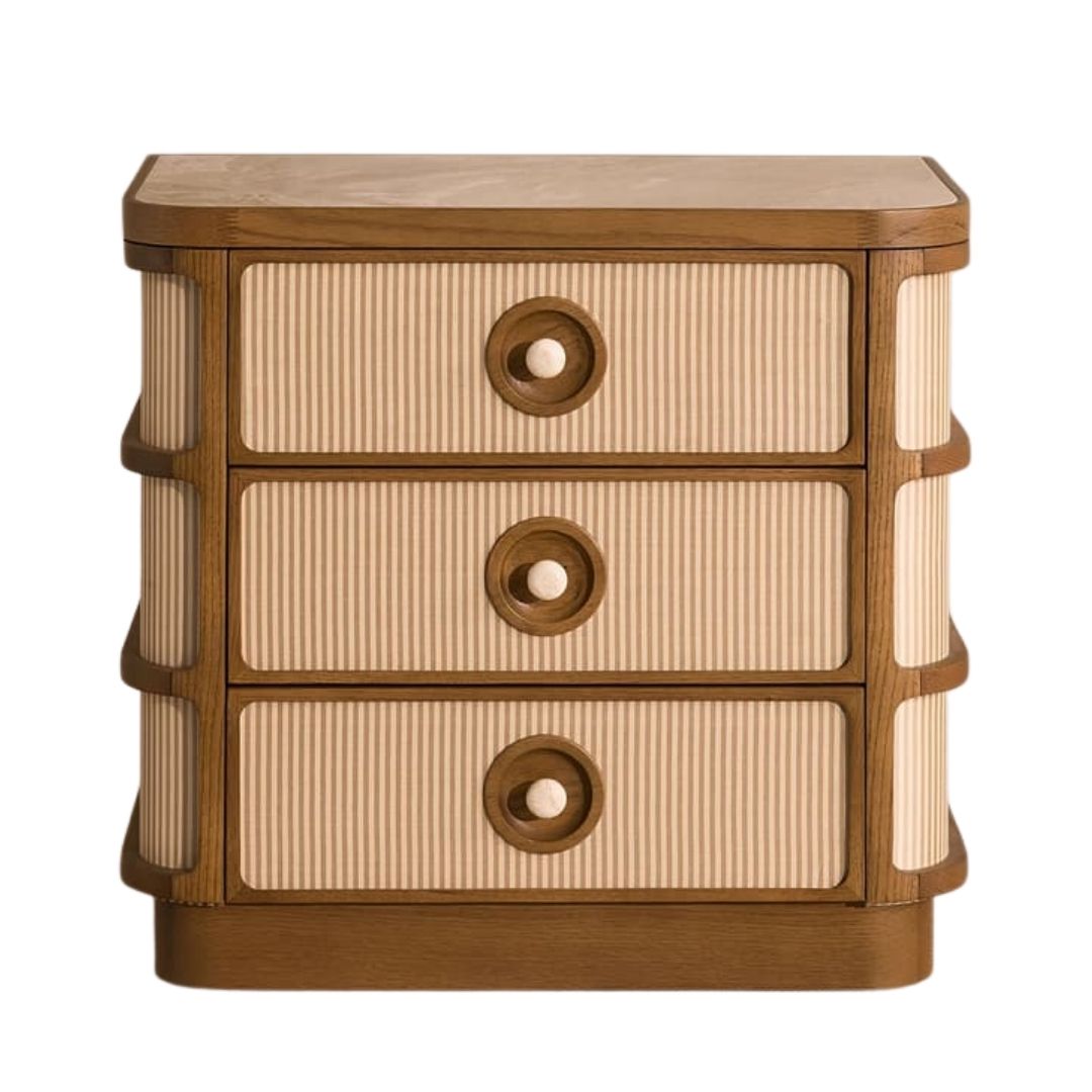 özel üretim komodin, özel ölçü mobilya, sipariş mobilya, ısmarlama komodin, masif ahşap komodin, mermer tablalı komodin, coastal tarz komodin, minimal tasarım komodin, modern chic komodin, çizgili desenli komodin, lüks yatak odası mobilyası, el işçiliği komodin, Soho Home komodin, Soho House interior, Urban Outfitters home tarzı komodin, Anthropologie home mobilya, Zara Home komodin, retro modern komodin, dairesel kulplu komodin
