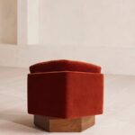 özel üretim koltuk, özel ölçü mobilya, sipariş mobilya, ısmarlama koltuk, bordo kadife koltuk, altıgen form koltuk, minimal tasarım koltuk, modern chic koltuk, lüks oturma koltuğu, retro velvet koltuk, el işçiliği kadife koltuk, salon için club koltuk, Soho Home koltuk, Soho House interior, Urban Outfitters home tarzı koltuk, Anthropologie home mobilya, Zara Home koltuk, geometrik tasarım koltuk, statement furniture