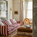 özel üretim kanepe, özel ölçü mobilya, sipariş mobilya, ısmarlama kanepe, kalın çizgili kanepe, coastal chic kanepe, bohem chic kanepe, retro çizgili kanepe, lüks salon kanepe, modern tasarım kanepe, el işçiliği döşeme kanepe, Soho Home kanepe, Soho House interior, Urban Outfitters home tarzı kanepe, Anthropologie home mobilya, Zara Home kanepe, çizgili linen kanepe, contemporary striped sofa
