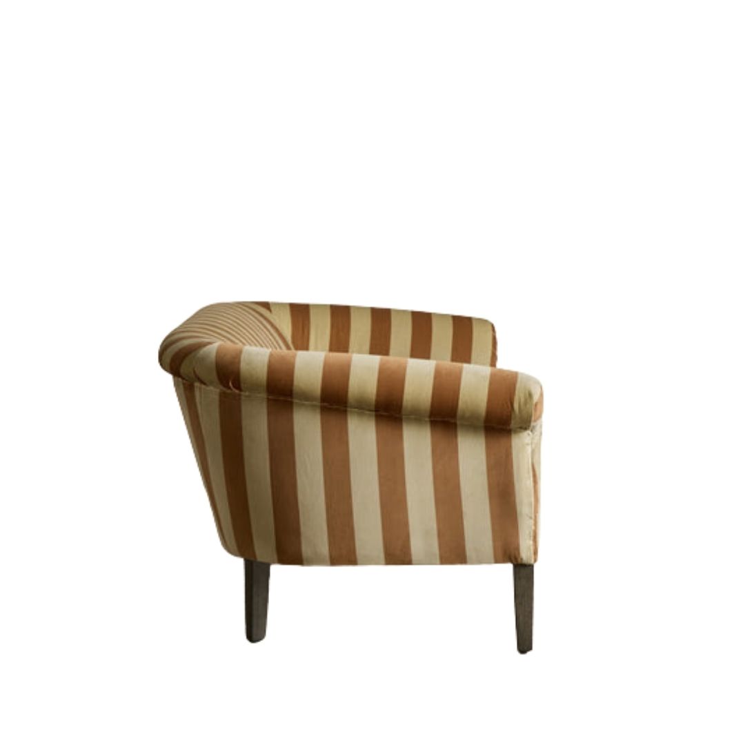 özel üretim kanepe, özel ölçü mobilya, sipariş mobilya, ısmarlama kanepe, bohem chic kanepe, coastal tarz kanepe, çizgili döşeme kanepe, retro chic kanepe, lüks salon kanepe, modern klasik kanepe, el işçiliği kadife kanepe, vintage kanepe tasarımı, Soho Home kanepe, Soho House interior, Urban Outfitters home tarzı kanepe, Anthropologie home mobilya, Zara Home kanepe, çizgili velvet kanepe, İngiliz tarzı salon kanepe