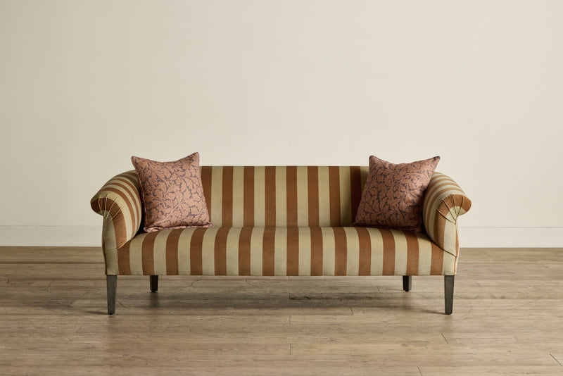 özel üretim kanepe, özel ölçü mobilya, sipariş mobilya, ısmarlama kanepe, bohem chic kanepe, coastal tarz kanepe, çizgili döşeme kanepe, retro chic kanepe, lüks salon kanepe, modern klasik kanepe, el işçiliği kadife kanepe, vintage kanepe tasarımı, Soho Home kanepe, Soho House interior, Urban Outfitters home tarzı kanepe, Anthropologie home mobilya, Zara Home kanepe, çizgili velvet kanepe, İngiliz tarzı salon kanepe