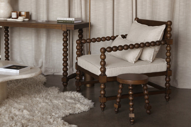 talent design, olven koltuk, masif ahşap koltuk, torna top top ayaklı koltuk, kollu tasarım koltuk, modern ahşap ayaklı koltuk, rustik tasarım koltuk, minimal tarz koltuk, iç mekan dekoratif koltuk, doğal ahşap detaylı koltuk, rahat oturumlu koltuk, çağdaş oturma grubu, salon için modern koltuk, şık tekli koltuk, tasarım ahşap koltuk, özel üretim koltuk