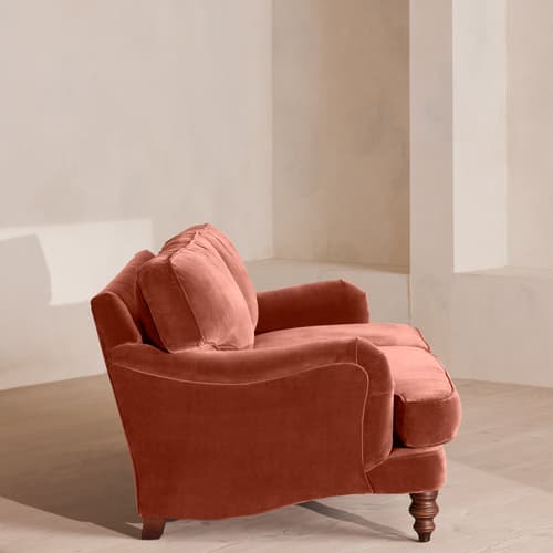 özel üretim kanepe, özel ölçü mobilya, sipariş mobilya, ısmarlama kanepe, bohem tasarım kanepe, İngiliz tarzı kanepe, kadife kaplama kanepe, leke tutmaz kumaş kanepe, retro klasik kanepe, minimal chic kanepe, lüks oturma grubu, el işçiliği kadife kanepe, salon için konforlu kanepe, Soho Home kanepe, Soho House interior, Urban Outfitters home tarzı kanepe, Anthropologie home mobilya, Zara Home kanepe, soft green velvet sofa, timeless design kanepe