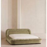 özel üretim karyola, özel ölçü mobilya, sipariş mobilya, ısmarlama yatak, kadife kaplama karyola, yuvarlak başlıklı yatak, modern chic karyola, lüks yatak odası mobilyası, retro velvet yatak, minimal tasarım karyola, el işçiliği karyola, konforlu yatak tasarımı, Soho Home esintili velvet karyola, Soho House interior stiline uygun yatak, Zara Home yalın çizgilerini çağrıştıran karyola, Anthropologie Home’un sanatsal zarafetini yansıtan yatak