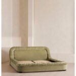 özel üretim karyola, özel ölçü mobilya, sipariş mobilya, ısmarlama yatak, kadife kaplama karyola, yuvarlak başlıklı yatak, modern chic karyola, lüks yatak odası mobilyası, retro velvet yatak, minimal tasarım karyola, el işçiliği karyola, konforlu yatak tasarımı, Soho Home esintili velvet karyola, Soho House interior stiline uygun yatak, Zara Home yalın çizgilerini çağrıştıran karyola, Anthropologie Home’un sanatsal zarafetini yansıtan yatak
