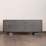 Arel Dolap, modern dolap, heykelsi tasarım mobilya, özel üretim dolap, minimalist depolama ünitesi, avangart mobilya, silindirik ayaklı dolap, sustainable furniture, custom made cabinet, contemporary furniture Istanbul, coastal home mobilya, Urla Bodrum Çeşme yazlık ev mobilyası