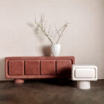 Arel Dolap, modern dolap, heykelsi tasarım mobilya, özel üretim dolap, minimalist depolama ünitesi, avangart mobilya, silindirik ayaklı dolap, sustainable furniture, custom made cabinet, contemporary furniture Istanbul, coastal home mobilya, Urla Bodrum Çeşme yazlık ev mobilyası