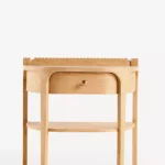 Lunera Komodin, modern komodin, masif ahşap komodin, çekmeceli komodin, özel üretim komodin, minimalist komodin tasarımı, zarif ahşap komodin, sustainable furniture, custom made nightstand, contemporary furniture Istanbul, coastal home mobilya, Urla Bodrum Çeşme yazlık ev mobilyası