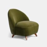 Melora Berjer, modern berjer tasarımı, kadife berjer, özel üretim berjer, lüks oturma koltuğu, minimalist berjer, rahat berjer, doğal ahşap mobilya, sustainable furniture, custom made armchair, contemporary furniture Istanbul, coastal home mobilya, Urla Bodrum Çeşme yazlık ev mobilyası