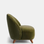 Melora Berjer, modern berjer tasarımı, kadife berjer, özel üretim berjer, lüks oturma koltuğu, minimalist berjer, rahat berjer, doğal ahşap mobilya, sustainable furniture, custom made armchair, contemporary furniture Istanbul, coastal home mobilya, Urla Bodrum Çeşme yazlık ev mobilyası