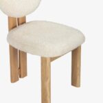 Orena Sandalye, modern sandalye tasarımı, masif ahşap sandalye, özel üretim sandalye, lüks yemek odası sandalyesi, minimalist sandalye, yuvarlak sırtlı sandalye, doğal ahşap mobilya, sustainable furniture, custom made chair, contemporary furniture Istanbul, coastal home mobilya, Urla Bodrum Çeşme yazlık ev mobilyası