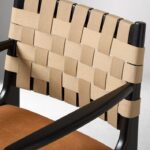 dokuma sırtlı sandalye, masif ahşap sandalye, modern yemek sandalyesi, minimal sandalye tasarımı, doğal cila mobilya, zamansız sandalye modeli, Maison Française dekorasyon dili, coastal ev mobilyası, Talent Design sandalye, kişiye özel üretim sandalye