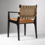 dokuma sırtlı sandalye, masif ahşap sandalye, modern yemek sandalyesi, minimal sandalye tasarımı, doğal cila mobilya, zamansız sandalye modeli, Maison Française dekorasyon dili, coastal ev mobilyası, Talent Design sandalye, kişiye özel üretim sandalye