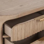 Rivona Komodin, fluting detaylı komodin, siyah komodin, masif ahşap komodin, özel üretim komodin, zamansız mobilya, sessiz zenginlik, offline lüks, sustainable furniture, custom made nightstand, contemporary furniture Istanbul, Ege evi mobilyası, Yunan adaları tarzı mobilya, Urla Bodrum Çeşme yazlık ev mobilyası