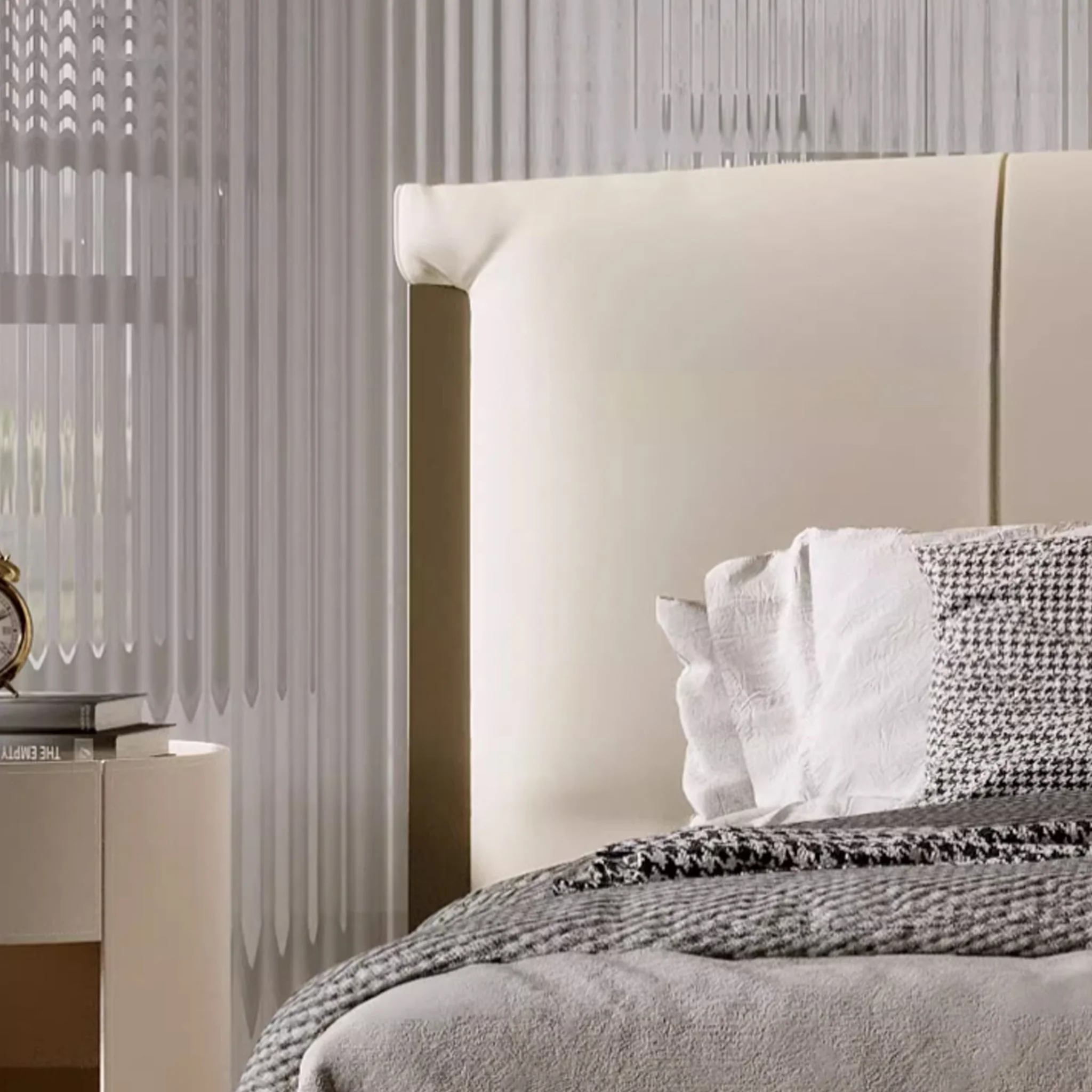 berlize karyola, deri başlıklı modern yatak, özel üretim baza, minimal karyola, ısmarlama mobilya, sipariş yatak odası tasarımı, low platform bed, luxury contemporary bed, talent design karyola
