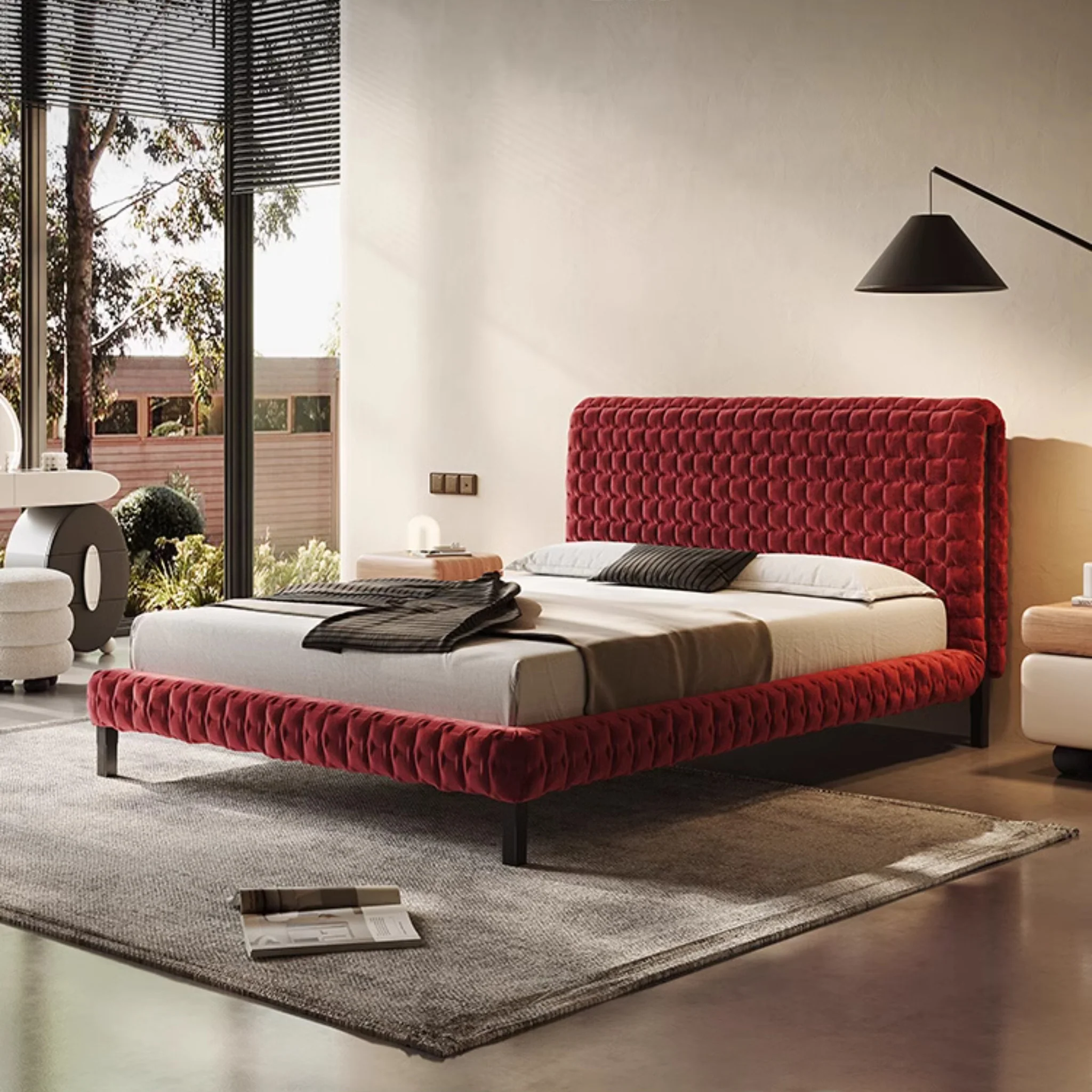 bravena karyola, bordo kapitone yatak, kadife döşemeli karyola, modern şık yatak, özel üretim mobilya, ısmarlama karyola, petek desenli başlık, luxury velvet bed, statement bed frame, talent design karyola