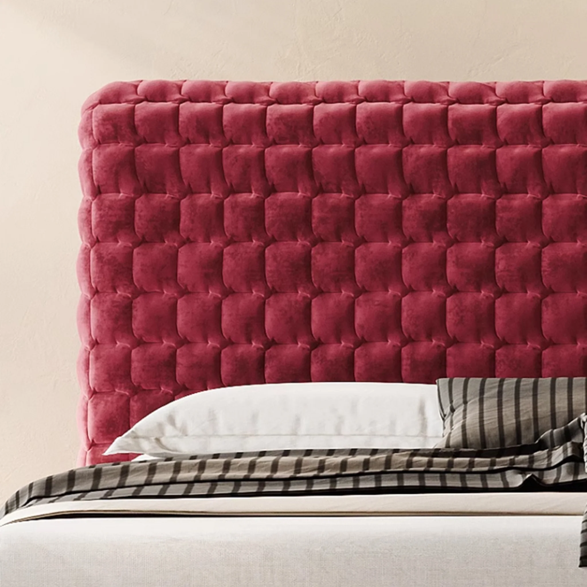 bravena karyola, bordo kapitone yatak, kadife döşemeli karyola, modern şık yatak, özel üretim mobilya, ısmarlama karyola, petek desenli başlık, luxury velvet bed, statement bed frame, talent design karyola