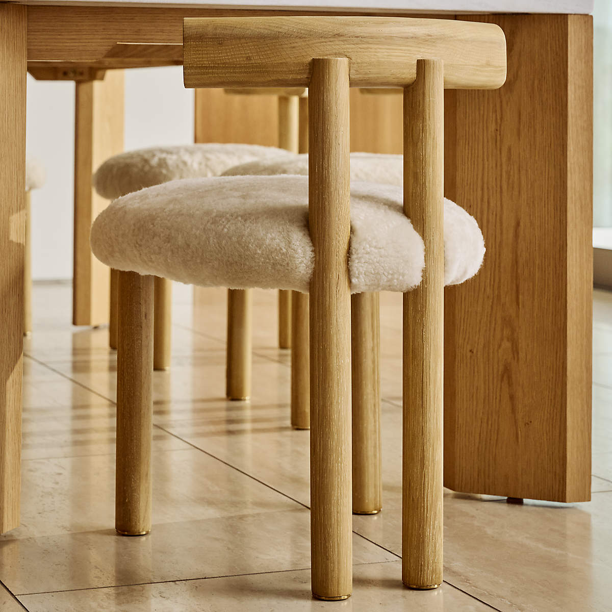 talent design, falden sandalye, İskandinav sandalye, koyun postu döşeme, minimal sandalye, doğal ahşap sandalye, modern tasarım sandalye, özel üretim mobilya, sipariş mobilya, ısmarlama mobilya, özel ölçü sandalye