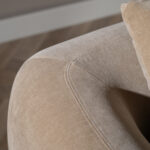 lunaro koltuk, modern berjer koltuk, yuvarlak hatlı koltuk, özel üretim mobilya, ısmarlama koltuk, boucle kaplı koltuk, retro modern koltuk, konforlu tekli koltuk, salon koltuk tasarımı, talent design koltuk