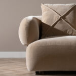 lunaro koltuk, modern berjer koltuk, yuvarlak hatlı koltuk, özel üretim mobilya, ısmarlama koltuk, boucle kaplı koltuk, retro modern koltuk, konforlu tekli koltuk, salon koltuk tasarımı, talent design koltuk