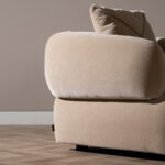 lunaro koltuk, modern berjer koltuk, yuvarlak hatlı koltuk, özel üretim mobilya, ısmarlama koltuk, boucle kaplı koltuk, retro modern koltuk, konforlu tekli koltuk, salon koltuk tasarımı, talent design koltuk