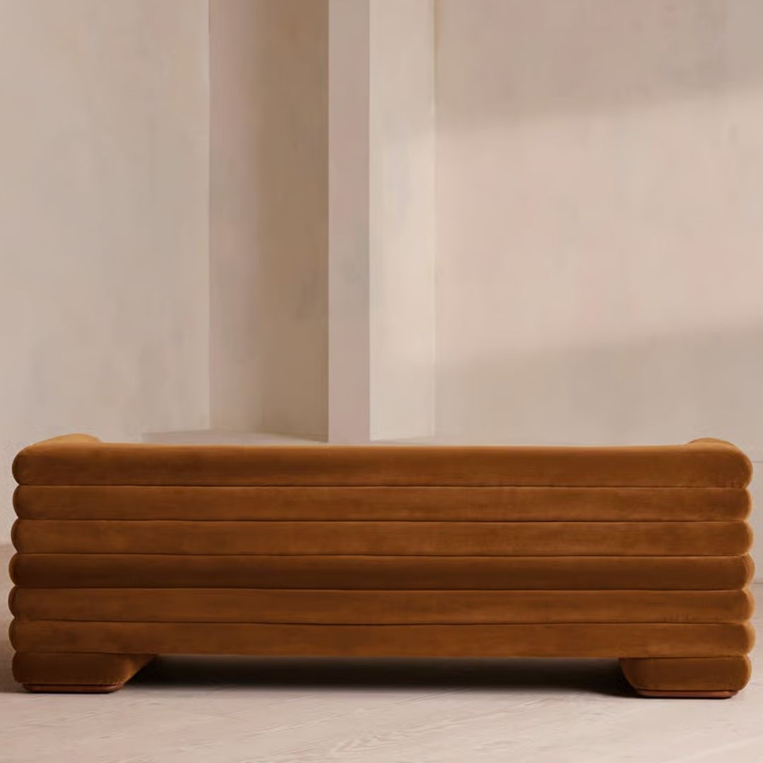 morvia kanepe, modern kadife kanepe, tüp form koltuk, özel üretim mobilya, ısmarlama kanepe, retro modern sofa, statement couch, handcrafted furniture, lüks koltuk, talent design kanepe