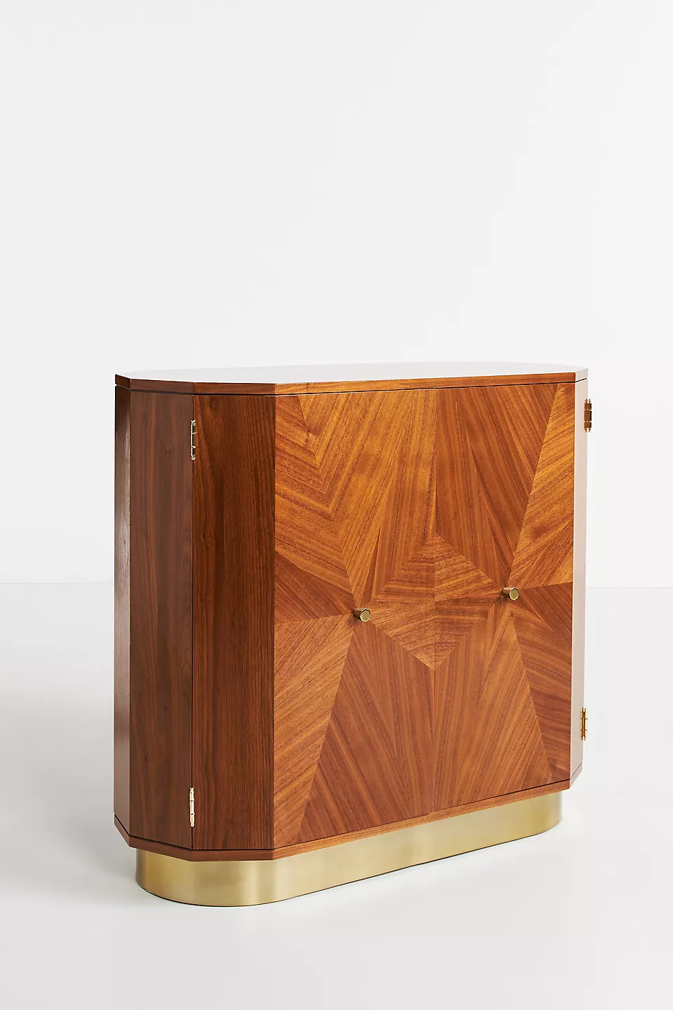talent design, orenta büfe, ceviz büfe, pirinç detaylı büfe, geometrik kapaklı büfe, modern büfe, art deco büfe, contemporary sideboard, özel üretim mobilya, sipariş mobilya, özel ölçü mobilya, ısmarlama mobilya, handcrafted sideboard, custom made buffet