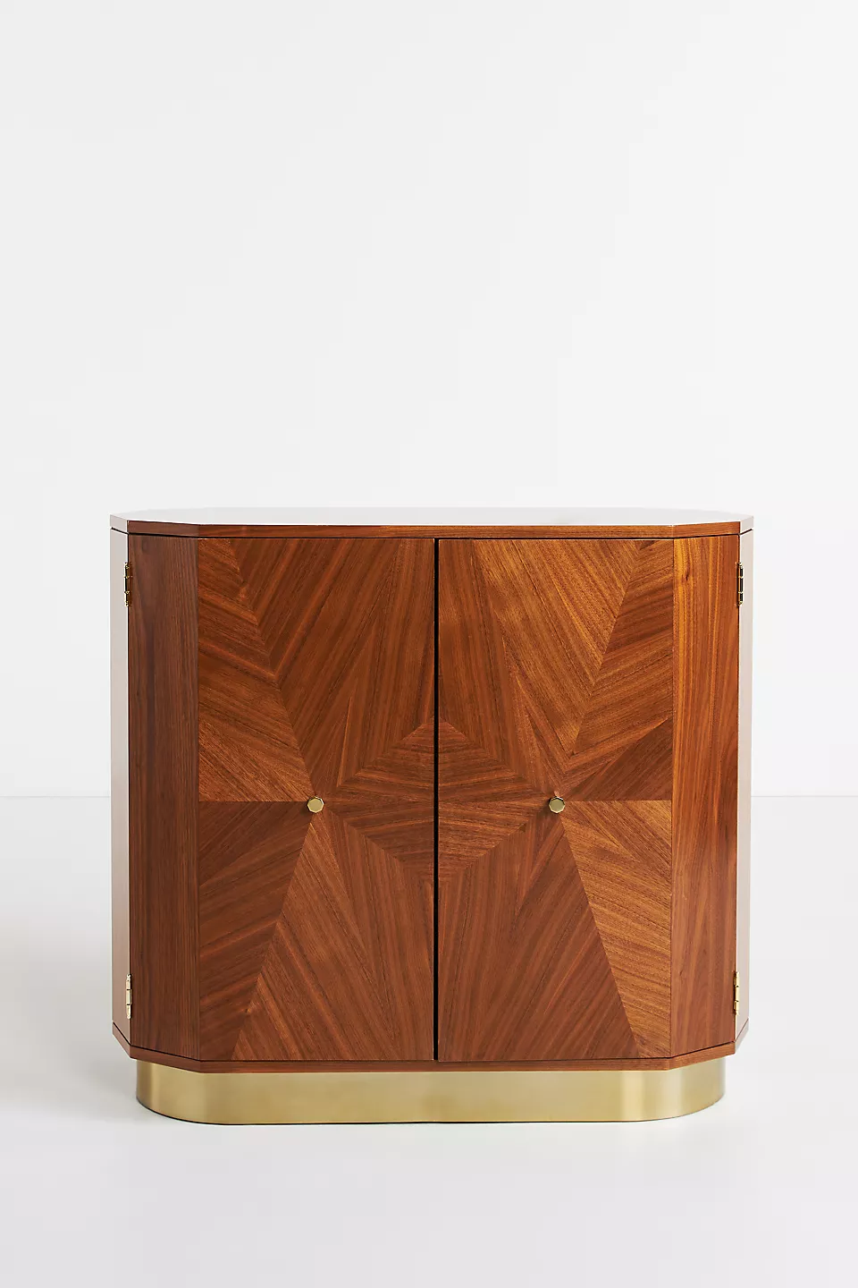 talent design, orenta büfe, ceviz büfe, pirinç detaylı büfe, geometrik kapaklı büfe, modern büfe, art deco büfe, contemporary sideboard, özel üretim mobilya, sipariş mobilya, özel ölçü mobilya, ısmarlama mobilya, handcrafted sideboard, custom made buffet