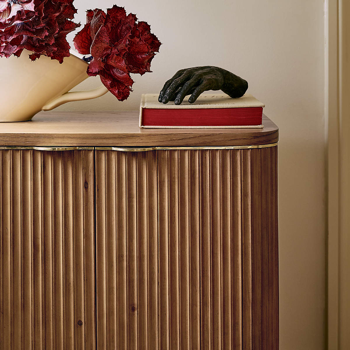 talent design, virel dolap, yivli dolap, modern ahşap dolap, dikey çıtalı dolap, minimal tasarım dolap, doğal ahşap mobilya, salon dolabı, yatak odası dolabı, özel üretim mobilya, sipariş mobilya, özel ölçü mobilya, ısmarlama mobilya, handcrafted cabinet, custom made cabinet