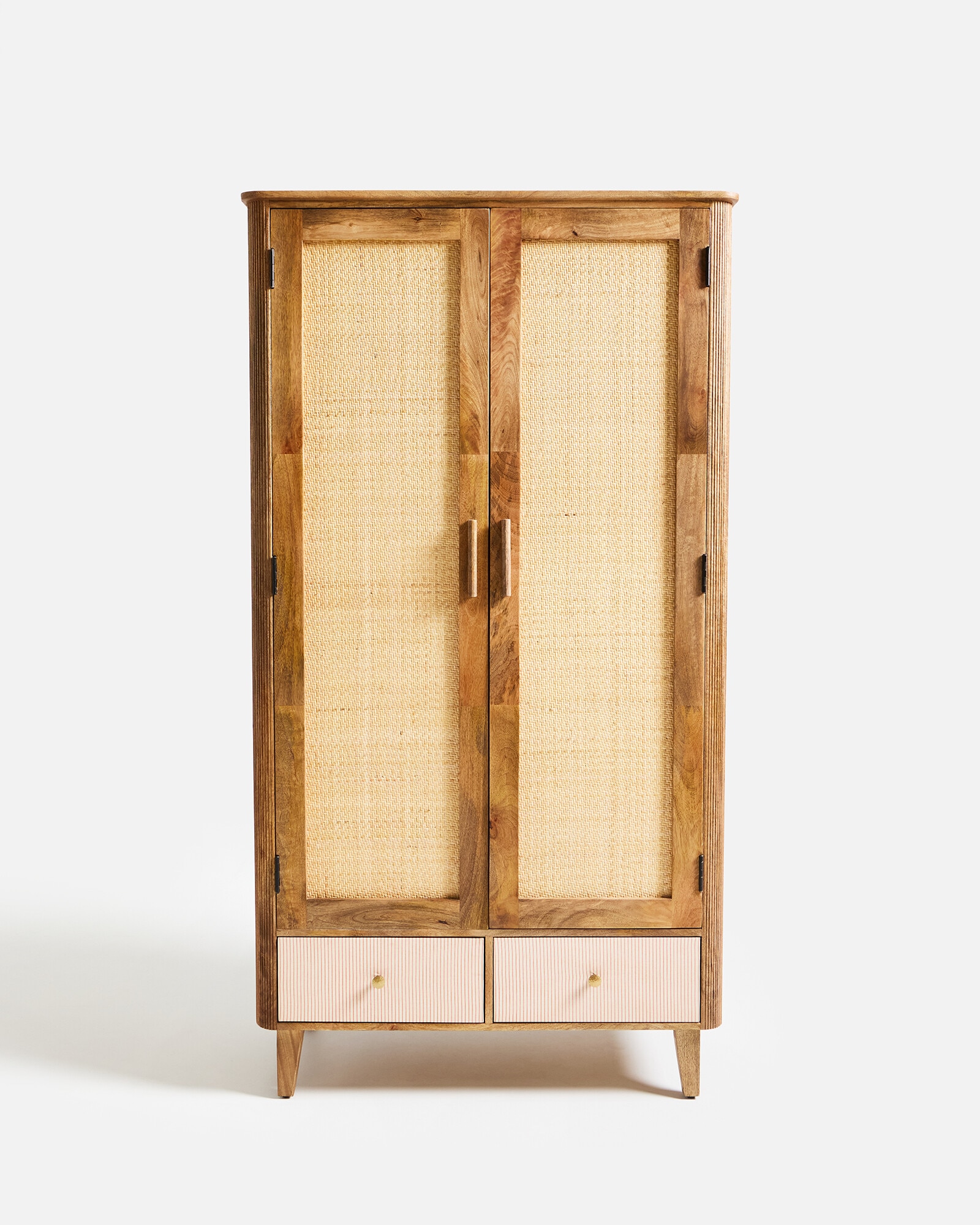 avelin gardrop, rattan dolap, doğal ahşap gardrop, açık meşe dolap, japandi gardrop, coastal dolap, boho dolap, modern ahşap gardrop, özel üretim dolap, sipariş mobilya, özel ölçü mobilya, ısmarlama mobilya, handmade furniture istanbul, talent design nişantaşı