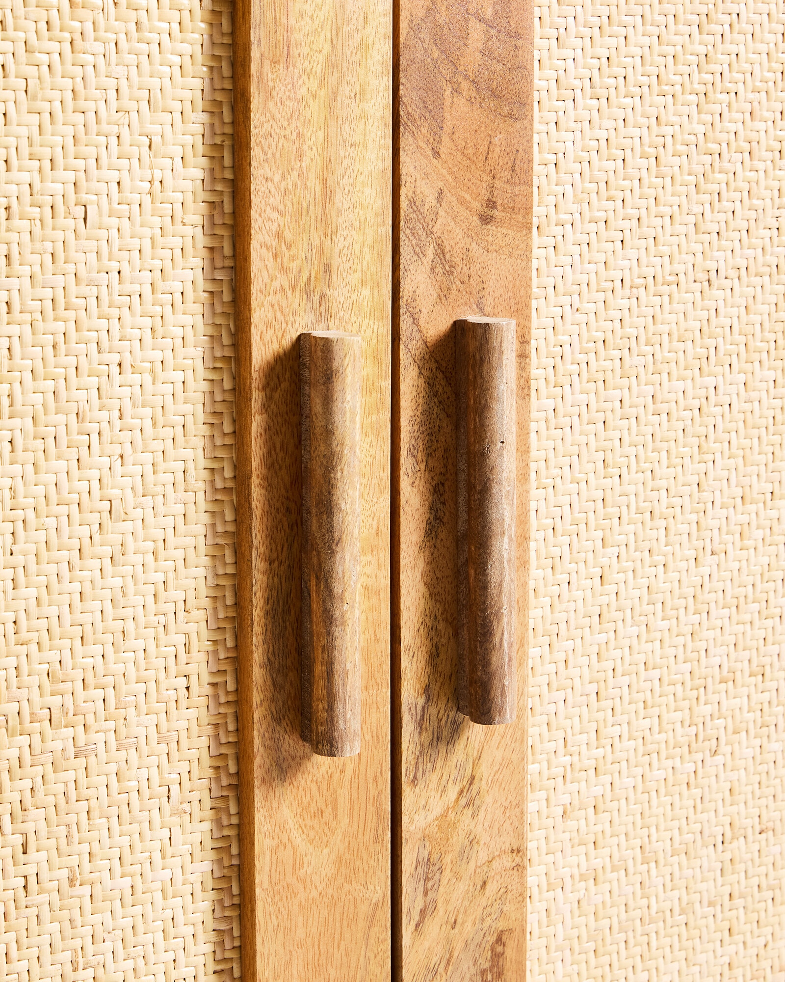 avelin gardrop, rattan dolap, doğal ahşap gardrop, açık meşe dolap, japandi gardrop, coastal dolap, boho dolap, modern ahşap gardrop, özel üretim dolap, sipariş mobilya, özel ölçü mobilya, ısmarlama mobilya, handmade furniture istanbul, talent design nişantaşı