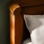 tavira karyola, modern karyola, kavisli başlıklı karyola, tasarım karyola, özel üretim karyola, masif ahşap karyola, bouclé döşemeli karyola, minimal yatak, özel üretim, özel ölçü, sipariş mobilya, ısmarlama mobilya, custom made bed, bespoke furniture, talent design karyola, özel üretim, özel ölçü, sipariş mobilya, ısmarlama mobilya