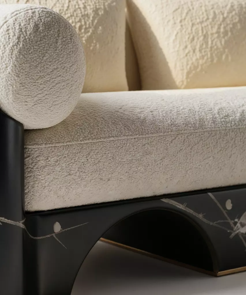 arelno kanepe, el işçiliği lake kanepe, bouclé modern sofa, siyah motifli kanepe, heykelsi modern koltuk, özel üretim kanepe, ısmarlama mobilya, sipariş mobilya, talent design sofa